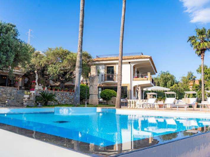 Villa Finù - Panoramavilla mit Pool in Letojanni, Provincia de Messina
