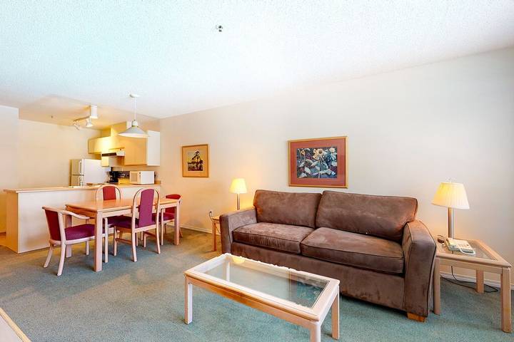 Glamping for 4 people, with balcony in Whistler