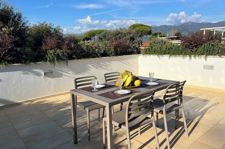 Apartamento entero, Casa Iris, wonderful terrace close to the seaside in Lido di Camaiore, Camaiore