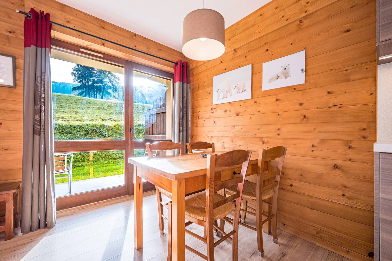 Hel studio-lejlighed, Studio Apartment '2 - L'Edelweiss' with Mountain View, Shared Garden and Wi-Fi in Cohennoz, Albertville Området