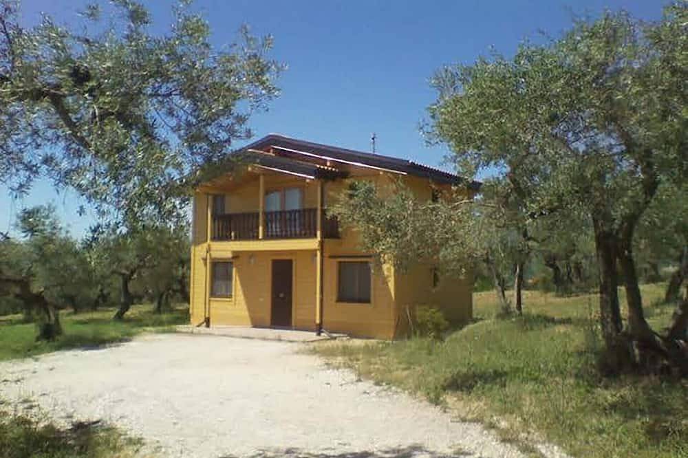 Casa di tronchi di Loreto Aprutino Villla in Loreto Aprutino, Provincia di Pescara