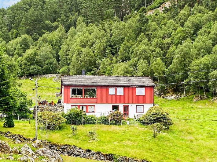 Ferienhaus für 9 Personen, mit Garten auf Tysnes