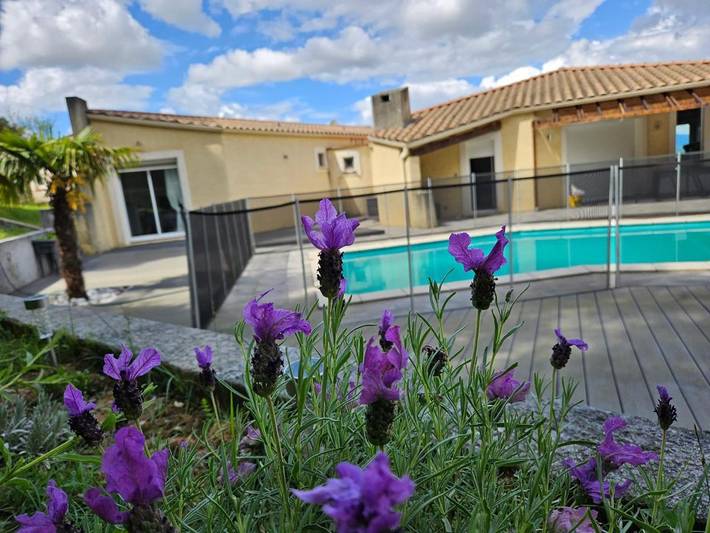 Villa pour 6 personnes, avec Terrasse et Jardin ainsi que Piscine et Vue