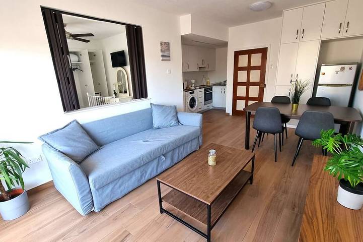 Apartamento entero, Sea View Apt - 2 min walk to the Beach + 200Mbit in Mackenzie Beach, Distrito de Larnaca