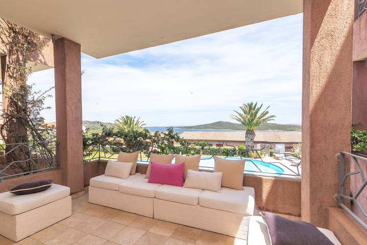 Apartamento entero, Apartamento 'Il Fiordo 17' con vistas al mar, piscina compartida y aire acondicionado in Porto Pozzo, Santa Teresa Gallura (Municipality)