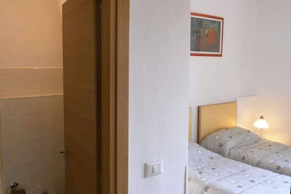 Apartamento entero, The Pinte Rooms: Tellus Apartment, uso de piscina, terraza con vista in Sermoneta, Provincia de Latina