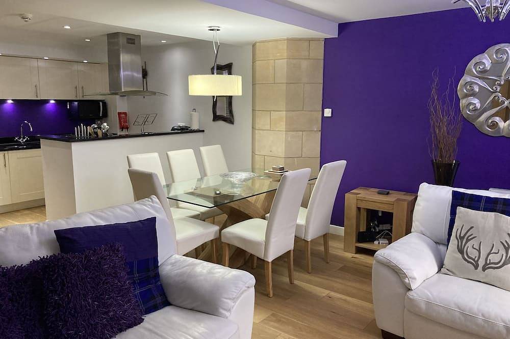 Ganze Wohnung, Abbey Church Apartment mit originalen Steinsäulen in Fort Augustus, Highlands