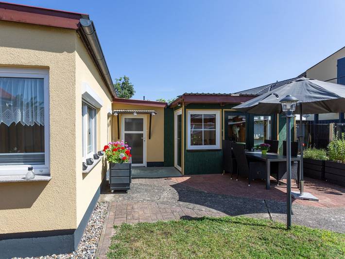 Ferienhaus für 4 Personen, mit Terrasse und Garten in Kröslin - 4