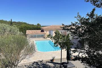 Gîte pour 2 personnes, avec jardin et terrasse à Saint-Saturnin-lès-Avignon