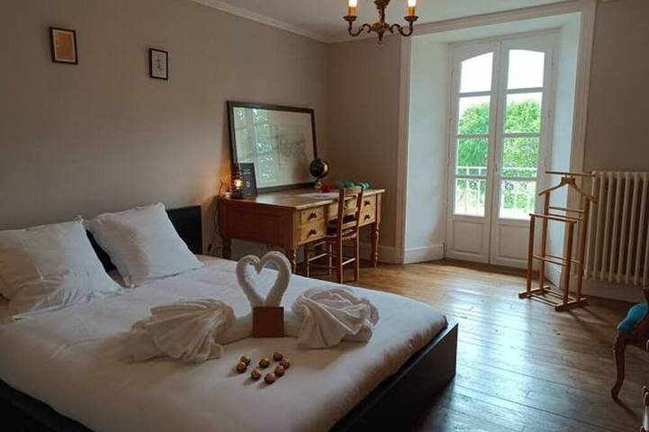 Location de vacances pour 10 personnes, avec jardin à Vitrac (Cantal) - 2