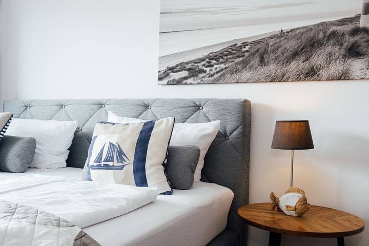 Ganze Wohnung, Helle moderne 1-Zimmer- Ferienwohnung im Herzen Wenningstedts in Wenningstedt, Sylt