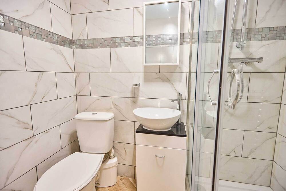 Entire apartment, Host & Stay | Emporium Basement Apartment in Nottingham, East Midlands