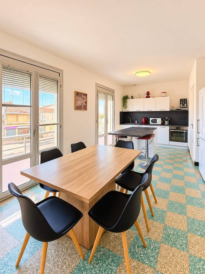 Appartement entier, Place de l’Ancre – 3 chambres, garage, plage & centre à pied in Le Grau-du-Roi, Côte d'Améthyste