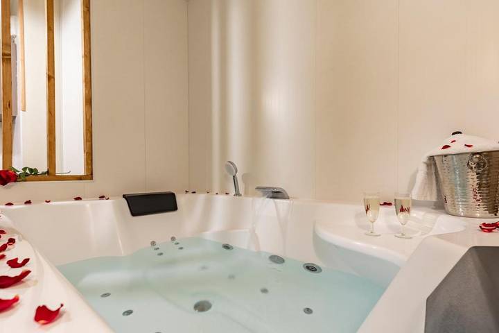 Appartement de vacances pour 2 personnes, avec Jacuzzi et Terrasse à Villenave-d'Ornon