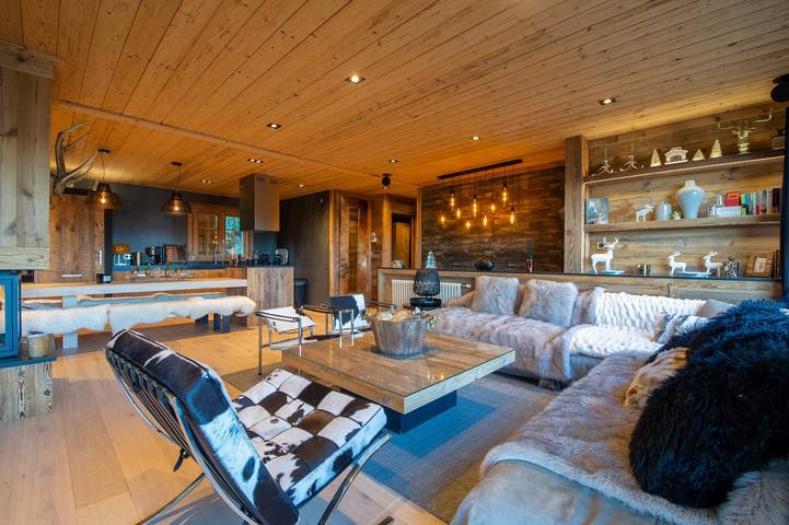 Chalet pour 12 personnes, avec Balcon et Jacuzzi ainsi que Terrasse et Jardin dans les Pyrénées