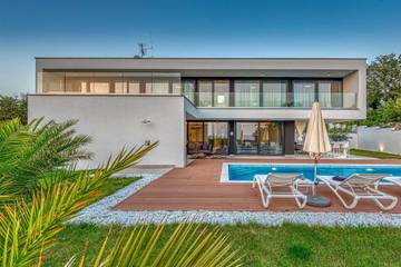 Villa für 10 Personen, mit Balkon in Rovinj