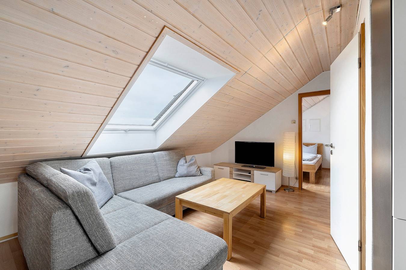 Ganze Wohnung, Apartment 'Storchenblick' mit Seeblick, Gemeinschaftsterrasse und Wlan in Meersburg, Region Bodensee-Oberschwaben
