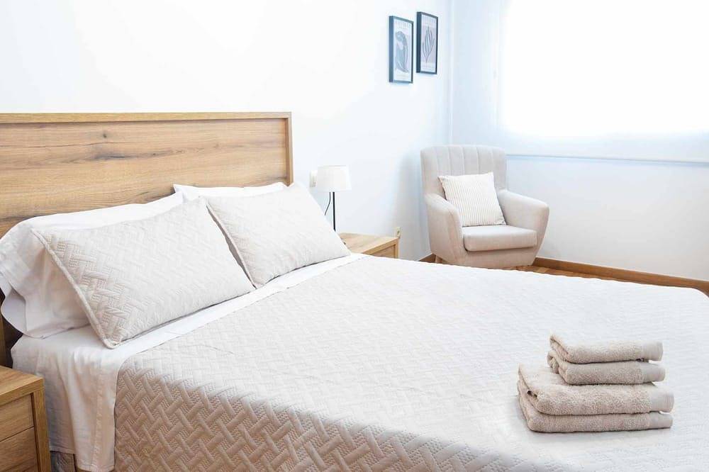 Entire apartment, Ag Mar do Barbanza I, beach at 150m for 6 guest in Boiro, Rías Baixas