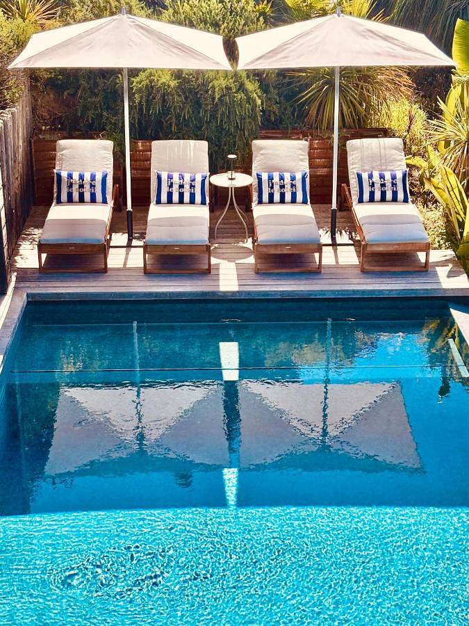 Villa pour 8 personnes, avec piscine ainsi que vue et jardin, animaux acceptés dans Porticcio