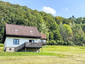 Chalet für 8 Personen, mit Garten und Terrasse sowie Ausblick in Tschechien