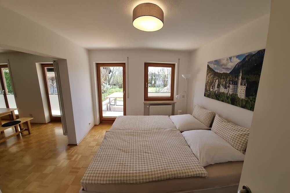 Ganze Wohnung, Stilvolles modernes Alpen Appartement mit Terrasse Garten Parkplatz 2026 Neu in Buchenberg, Bayerisch Schwaben