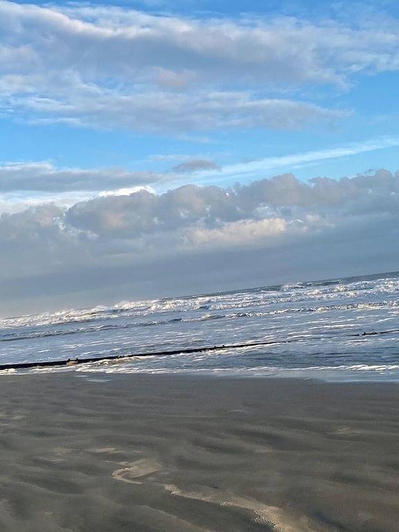 Freshly updated canal front on one of Nat Geo's best beaches in Sunset Beach (NC), Brunswick County