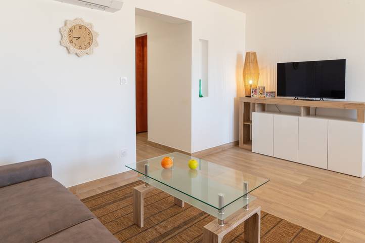 Ganze Wohnung, Apartment 'La Dolce Vita 9' mit Meerblick, Wlan und Klimaanlage in Borgo, Bastia und Umgebung