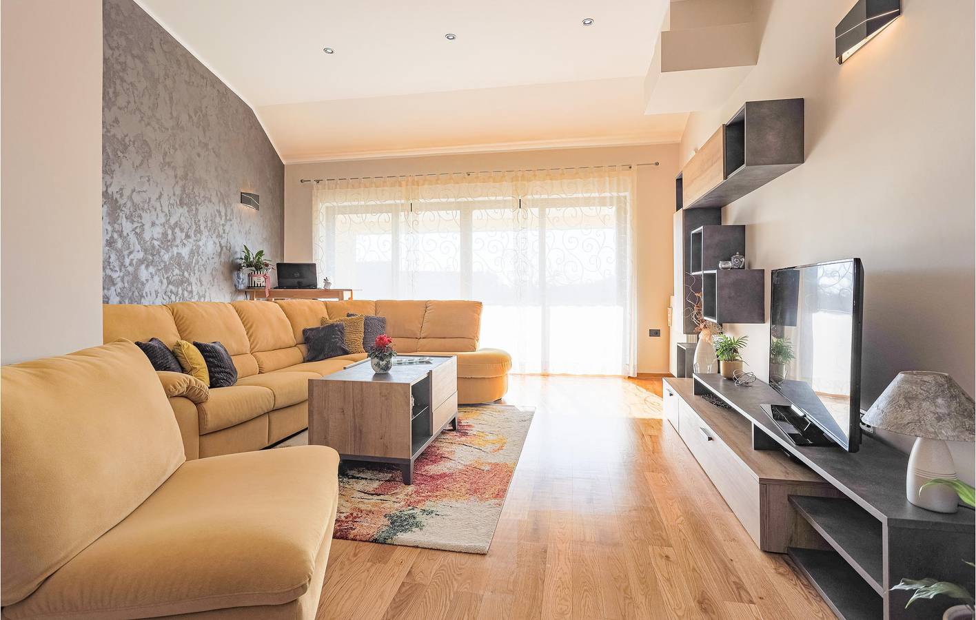 Entire holiday apartment, Holiday apartment for 5 people with terrace in Jursici, Central Istria
