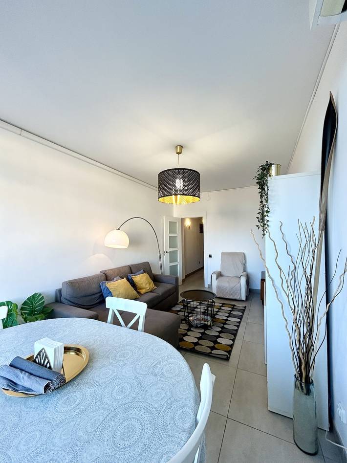 Ganze Wohnung, Große Wohnung in einer sehr ruhigen Gegend und gut verbunden in Barcelona Zentrum, Barcelona