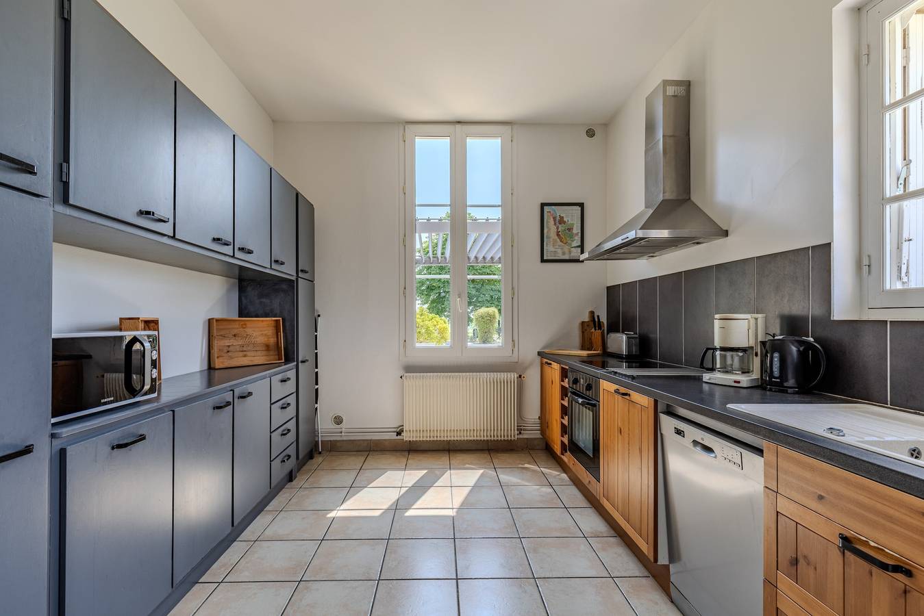 Les Marronniers – Maison de vacances avec piscine et vue sur les vignobles à Montagne in Montagne, Région de Libourne