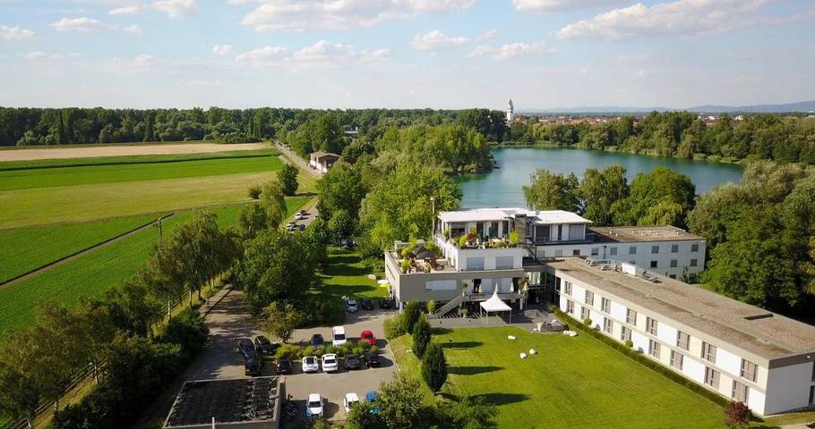 Hotel für 2 Personen, mit Terrasse und Garten sowie Seeblick und Ausblick in Rheinebene