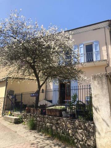 Gîte pour 6 personnes, avec jardin et terrasse, animaux acceptés à Montmaur-en-Diois