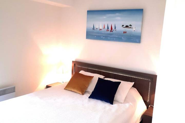 Entire apartment, T2 apartment + 2 terraces + 1 private secure Parking + WIFI + TV. in Biarritz, Bayonne region