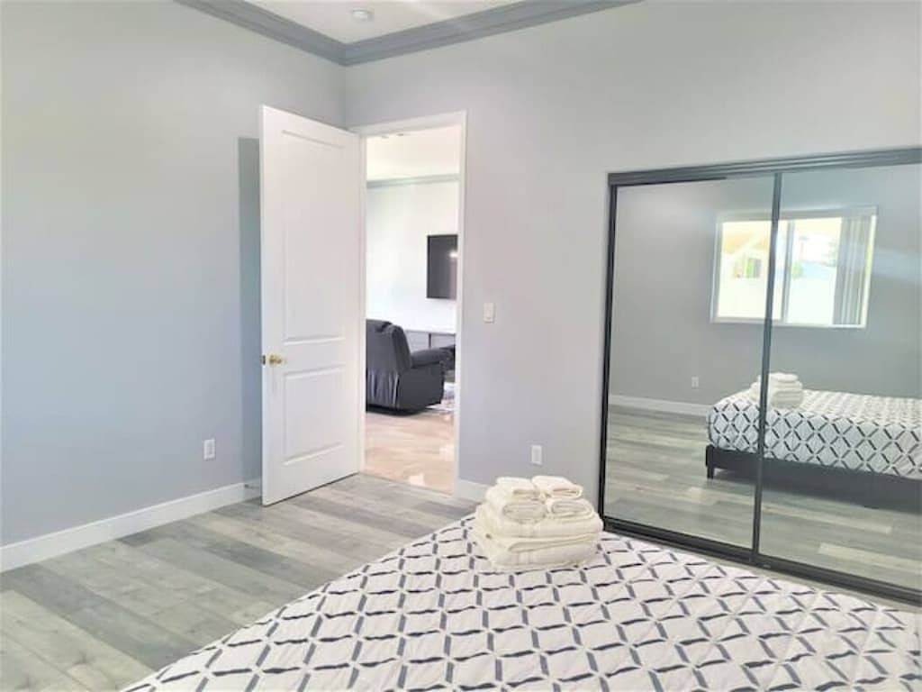 High Ceiling*2-levels Home*5 miles to Disneyland in Garden Grove, Orange County