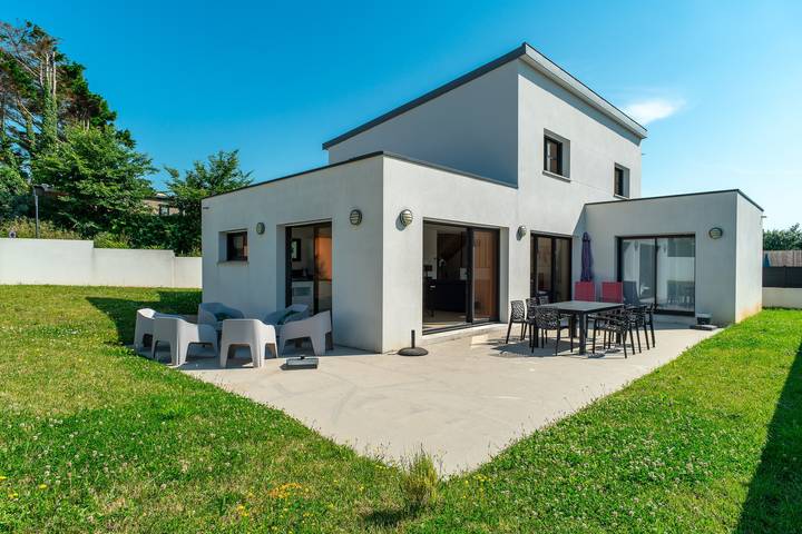 Location de vacances pour 8 personnes, avec terrasse et jardin dans Plage Kerou - 4