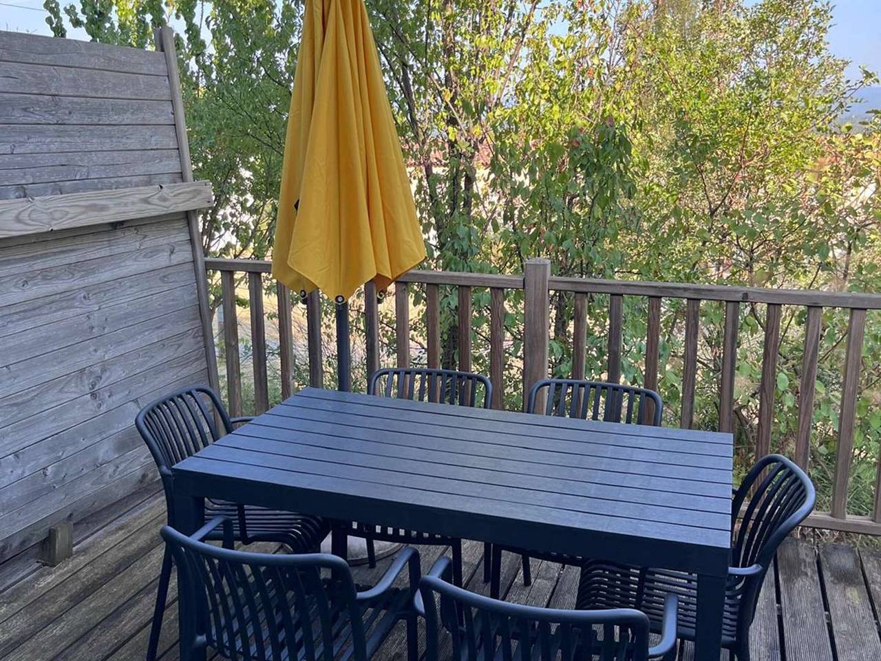 Maison en duplex avec terrasse privative, 3 pièces, 6 pers., animaux admis, parking/wifi payant in Grospierres, Ardèche