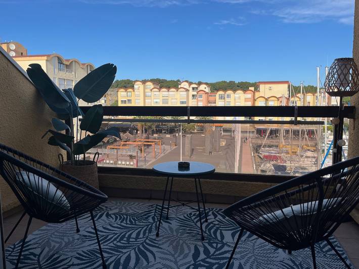 Gîte pour 2 personnes, avec Terrasse et Piscine dans Office De Tourisme De Gruissan