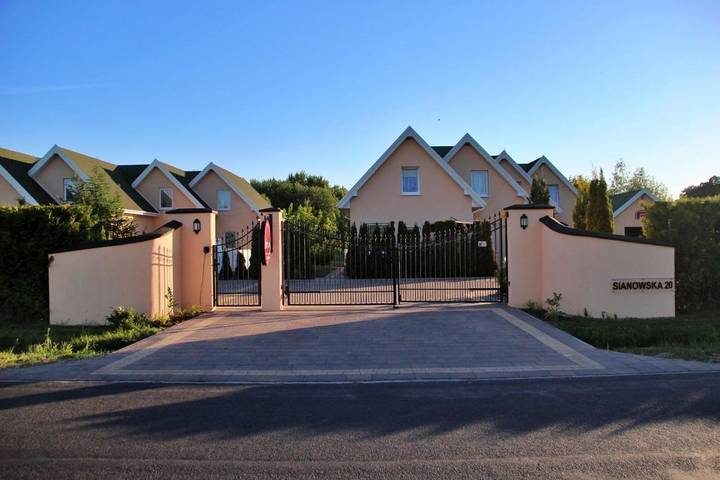 Villa für 6 Personen, mit Whirlpool und Terrasse sowie Garten und Pool