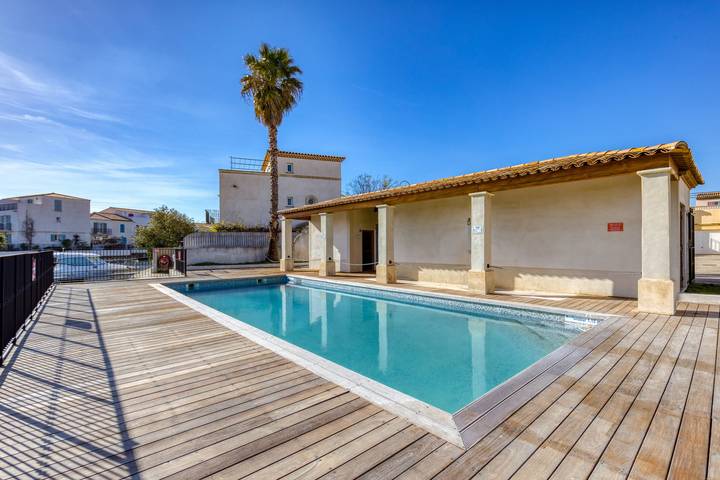 'Petite Maison Aigues Mortes' met Uitzicht op Zee, Gedeeld Zwembad en Wifi in Aigues-Mortes, Côte d'Améthyste