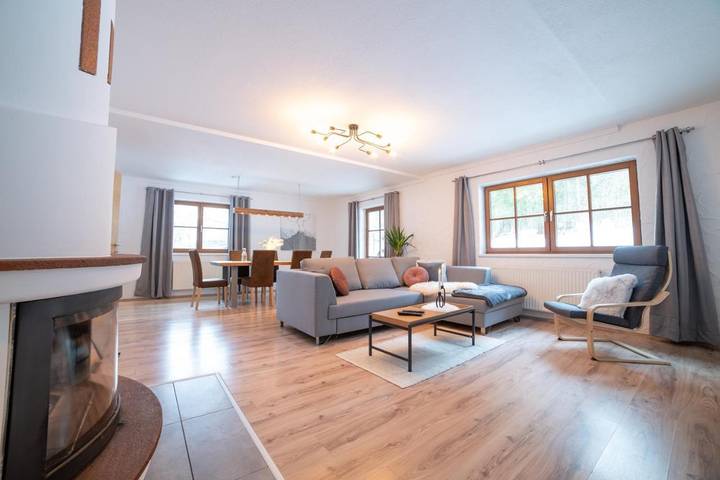 Ferienwohnung für 4 Personen, mit Balkon und Terrasse sowie Garten und Ausblick in Waidring