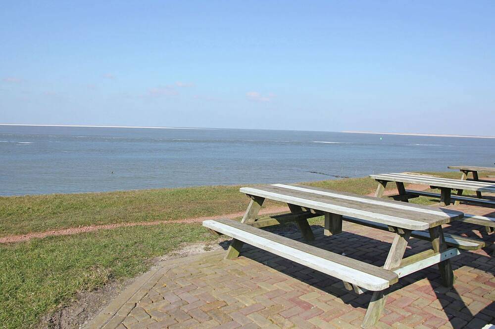 Torre en Huisduinen junto a Playa Marsdiep in Den Helder, Mar del Norte Holanda