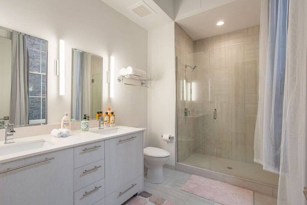 Ganze Wohnung, Clean, Art Deco 1000sqft Condo Downtown + Gated Parking in Cincinnati, Hamilton County (OH)