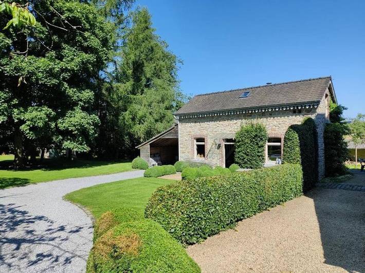 Location de vacances pour 4 personnes, avec terrasse et jardin à Saint-Hubert