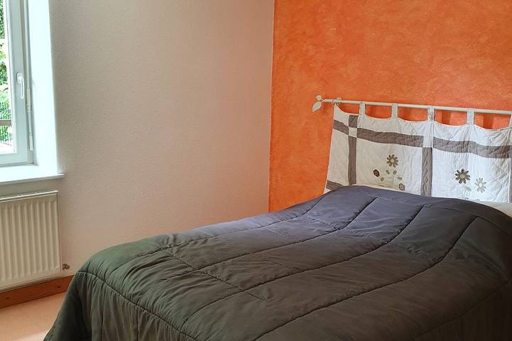 Gîte pour 8 personnes, avec terrasse et jardin à Les Planches-près-Arbois - 3