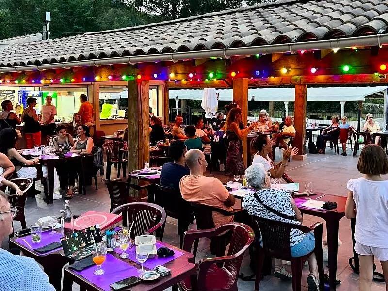 Mobil-Home 3 Rooms 4/6 People Air-conditioned + Tv in Mialet, Cévennes