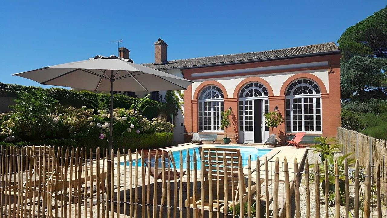 Les Chambres d'hôtes de Pharamond - Chambre Louis Xv in Villemur-sur-Tarn, Haute-Garonne