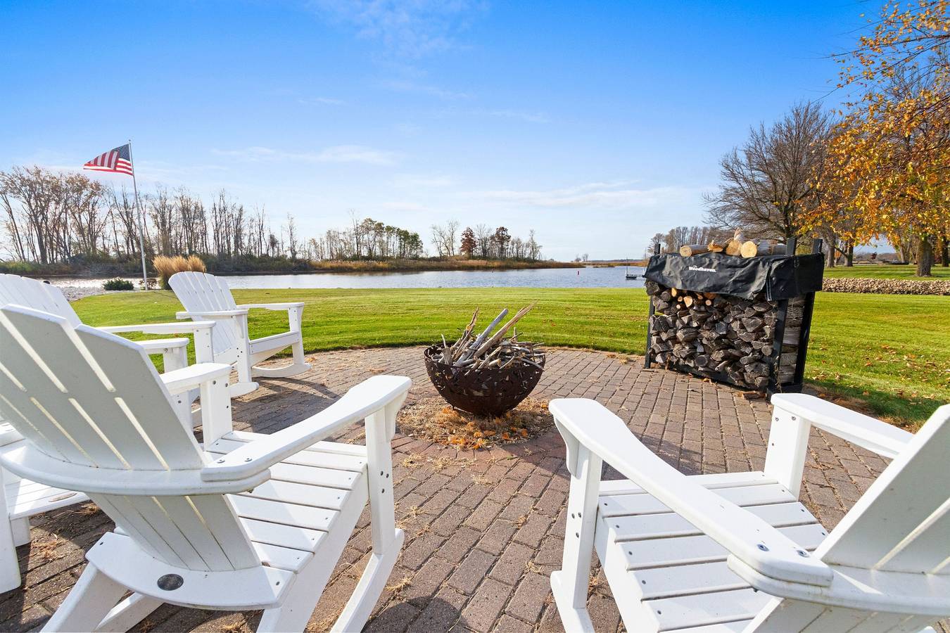 Lakeside Retreat | 2 Docks | Bay Access in Condado de Oconto