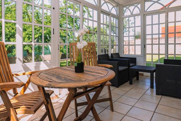 Casa de vacaciones para 6 personas, con vistas además de terraza y jardín - 1