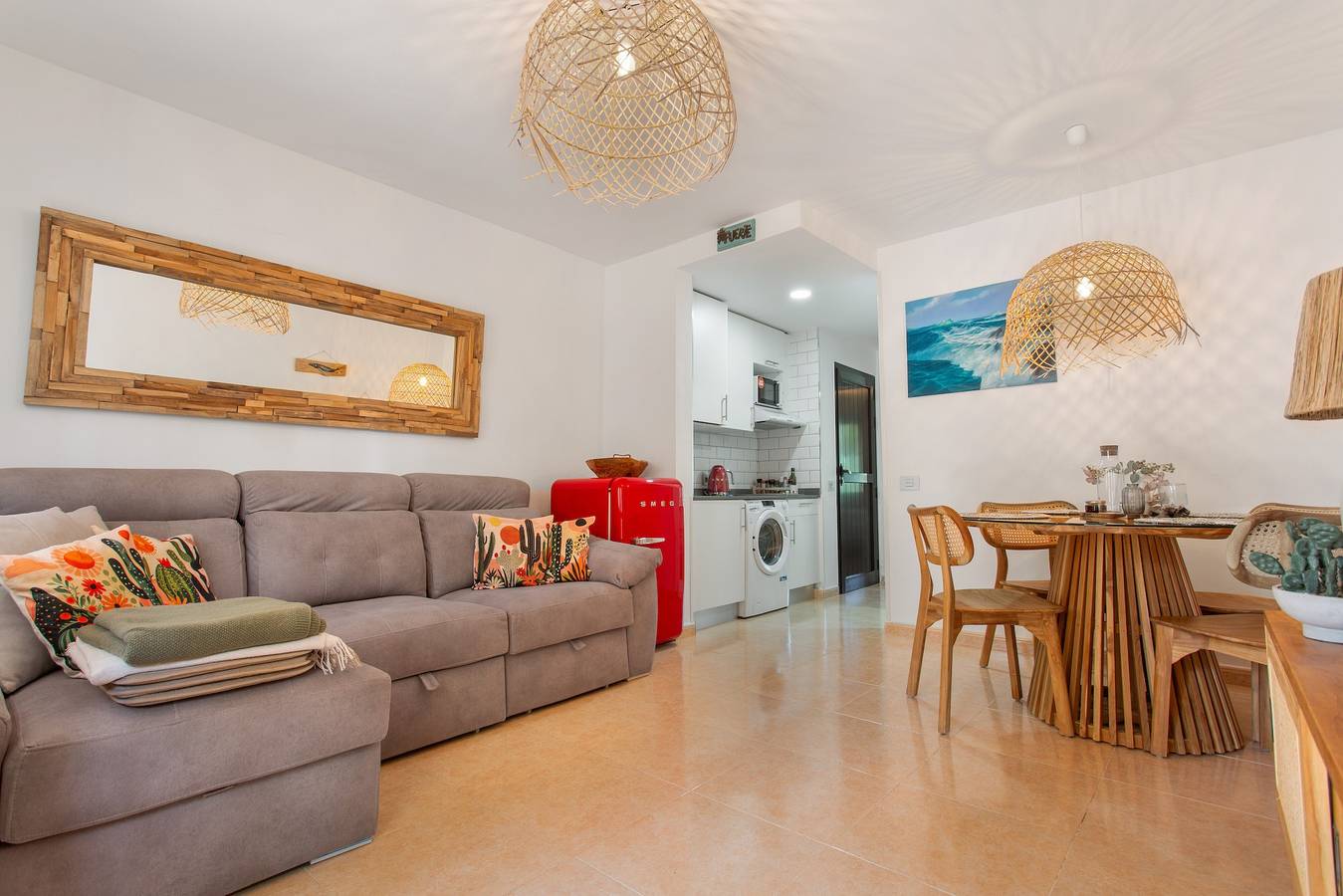 Apartamento entero, Vacaciones 'Blanca del Sol Oasis Duna' con piscina compartida, terraza privada y Wi-Fi in Corralejo, La Oliva