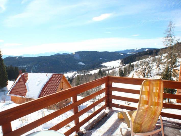 Ganze Wohnung, Schöne Ferienwohnung mit Balkon in den Alpen in Liebenfels, Mittelkärnten